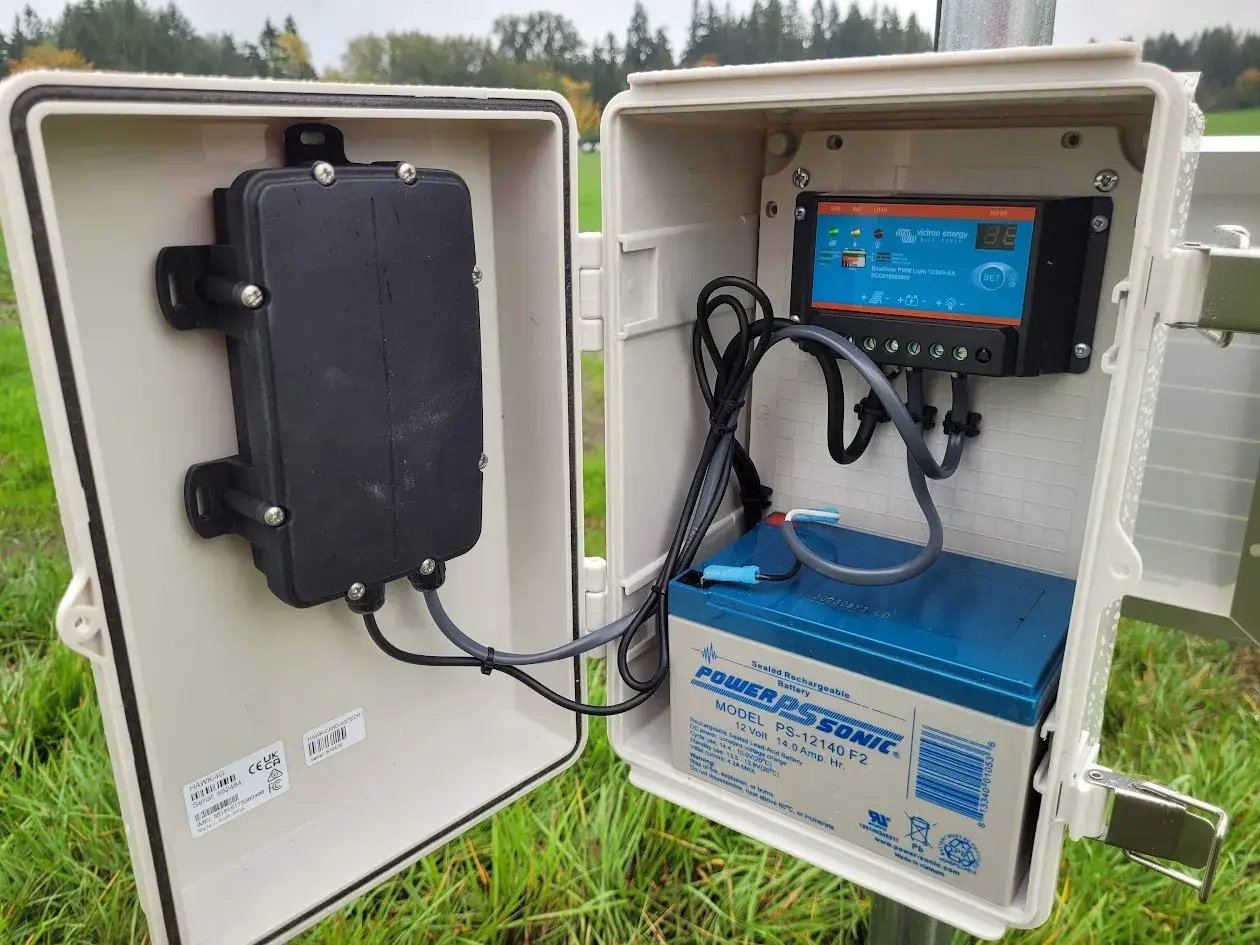 Image of hawk connected to external battery_compressed